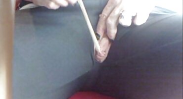 Mlada žena undress u tajicama na golom tijelu i pozira domaći besplatni porno filmovi tako