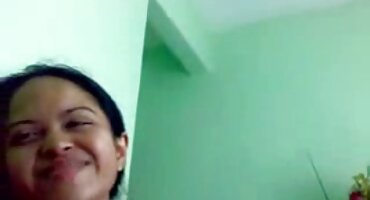 Lijep azijski djevojka Annie li masturbira domači porno film na otvorenom