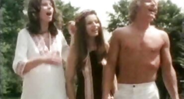 Napaljeni ples na stupu i počeo oduševiti kapuljača domaći porno film s dildo