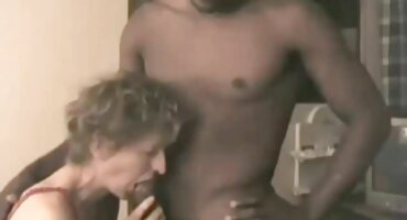 Sramežljivi porno film domaci azijski profesionalno isisan penis