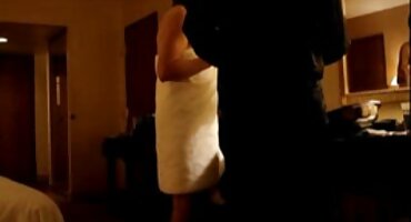 Upoznala porno filmovi domaci je vlasnika velikog penisa i pohlepno mu se predala