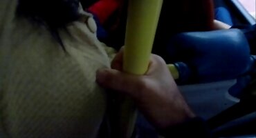 Tamnokosa asian sudjeluje u porno film domaci Rasni U Troje