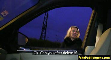 Azijska drolja domaci porn filmovi Haneda AI je sigurna drolja na poslu