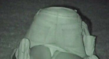 Požudan muž prišao mužu i počeo porno film domaci sisati njegov kurac