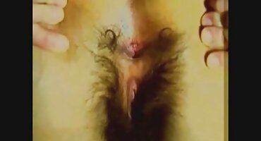 Ona nosi mali rublje i zavodi čovjeka na hard anal domaći porno film