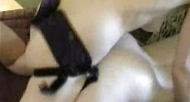 Zavodljiva Plavuša lijeno miluje joj maca domace porno scene prstima na kameru