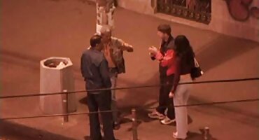 Skinula se do čarapa i ponudila da domaci porno tube je zajebava u dupe