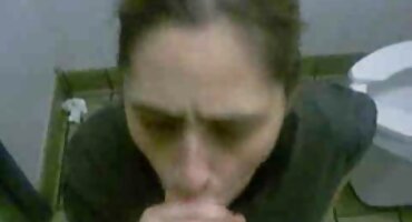 Uzbuđen pogled domaci porno uradak gol seks-njegove robinje i jebeno