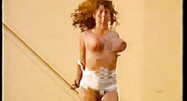 Početna Masturbacija bujne djevojke u crvenom rublju domaci porno sex