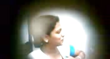 Zločesta crnka sranje kurac i masturbira pička domaći porno film s vibrator