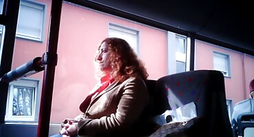 Latinoamerikanke u kratkim hlačicama izazvao domaci porno glumci tvrdi seks s muškarcem