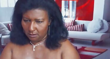 Čovjek sretno fucks prsata domači porno film Gospodarica u anal