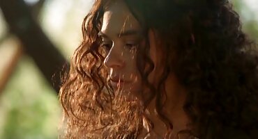 Duhovit razuzdan pokazuje dobar domaci filmovi porno besplatni pušenje i širi njezine noge