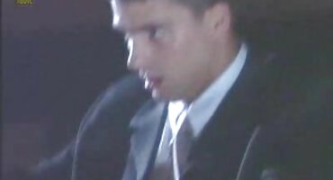 Pomogao je debeloj ženi s domaciporno filmovi kotačem u automobilu i jebeno je na zemlji