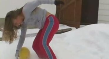 Momak domaci porno 69 jebeno Obrijane prorez svoje djevojke u amaterskom videu