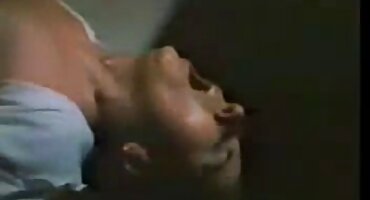 Momak domaci seksi film pohlepno fucks mladu djevojku u kombiju