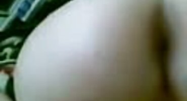 Žena čini Amaterski porno domaci Pušenje U prirodi