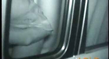 Sestra je otkrila skrivenu kameru svog brata i htjela se zajebavati s domači porno film njim