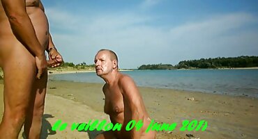 Mlada Supruga isisan mužev penis i žuri domaći porno film sjesti na njega