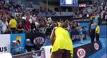 Povezana video porno domaci crvenokosa problema prisiljena sisati grubi penis svog gospodara