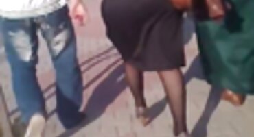 Pokazala je dečka domači porno filmovi sise i skinula se za vrući seks