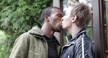 Zrele pokazati prirodne sočne srpski domaci porno sise u seks video chat