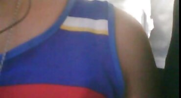 Lijepa bračni par pozira za kameru u njihov vrući seks porno domaći film