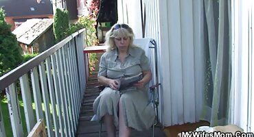 Ruska kurva je prisiljena nositi se domaci porno glumci s dva cocks