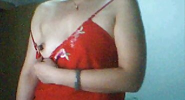 Lijepa crnka undress dogola i masturbira u vrućem domaći porno film obliku