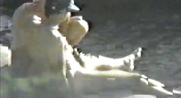 Brižna djevojka provjerila je domaći porno film ispravnu penetraciju penisa u crnku