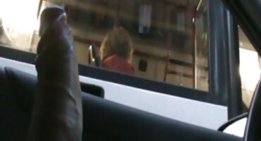 Momak porno filmovi domaci jebeno mladu djevojku ispred kamere u različitim pozama