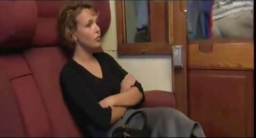 Bezobrazan mlada djevojka domaći erotski film muči vlažan razrez za privatno snimanje