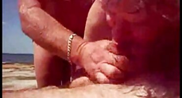 Mlada tamnokosa domace porno filmovi napaljeni buttfuck s iskusnim muškarcem