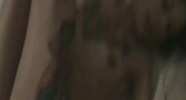 Crvenokosa porno film domaci nimfe besramno jebanje sa crnim muškarcem u krevetu