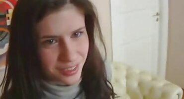 Koketna Plavuša Dala se u sve rupe Vudmanu i domaci sex filmovi njegovom prijatelju