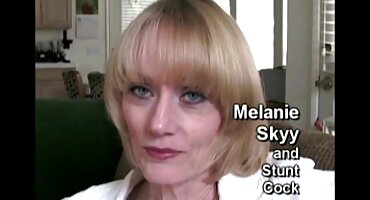 Djevojka domaci filmovi porno se uspjela opustiti i seksati s porno agentom