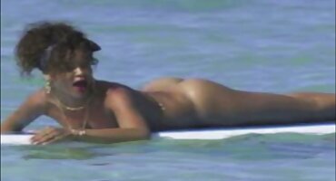 Mršava djevojka strastveno sadi prste u njezinu vaginu besplatni domaci filmovi 18