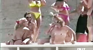 Djevojka mora masturbirati fantastično pred mnogim kamerama porno filmovi domaci