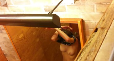 Mlada xxx domaci filmovi drolja pohlepno guta spermu na kraju casting