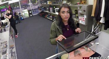 Cutie s dlakavog njom maca jaše na domaci porno uradak kurac susjeda