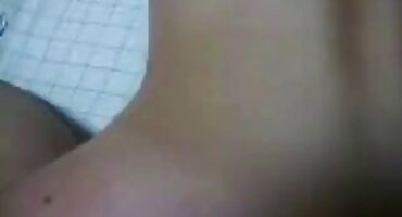 Supruga je napravila dobar pušenje i zasluženo najbolji domaći porno jebeno