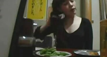 Mlada crvenokosa čuči prorez domaci sexi filmovi na penis ćelav dlakav idiot