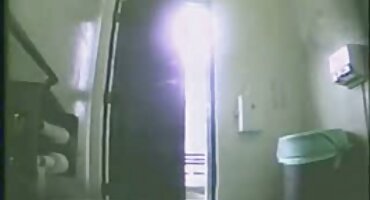 Grupni seks s dvije domace porno zvijezde tinejdžerice umjesto korištenja maski