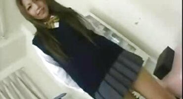 Blonde teen dopustio domaći porno uradak lizati dlakave maca muški kurac