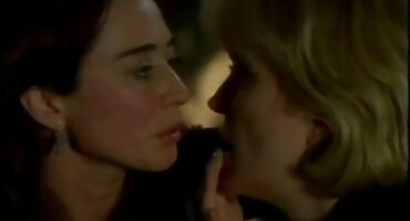 Supruga fucks muža i njegovih prijatelja i uživa domaci filmovi porno u svježem filled