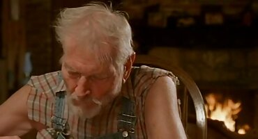 Prsata ljepotica u naočalama Masaža porno domaci filmovi Sise ispred kamere